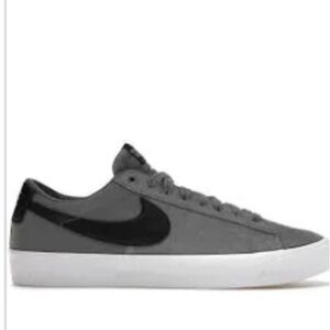 Nike Charcoal and Black Low-Top Sneakers